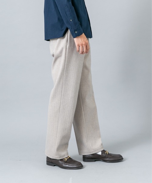 URBAN RESEARCH ROSSO MEN(アーバンリサーチロッソメン)の「『XLサイズあり』ストレッチヘリンボーン1タックワイドスラックス(スラックス・メンズ・アイボリー/ベージュ系その他/チャコールグレー・MEDIUM/LARGE/X-LARGE)」の8枚目の写真