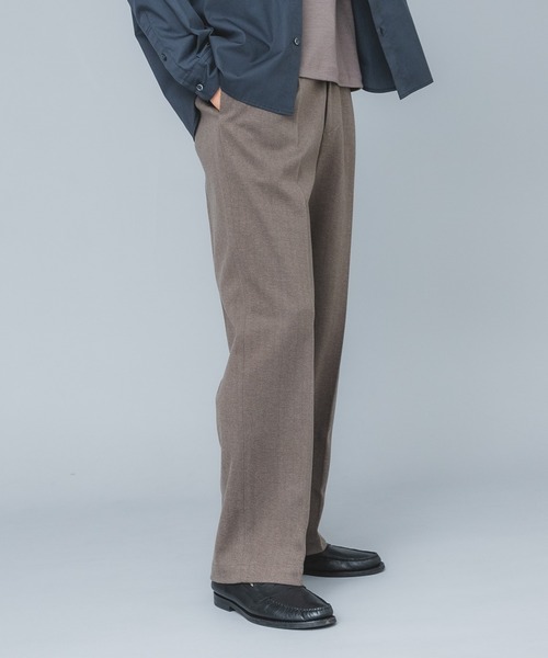 URBAN RESEARCH ROSSO MEN(アーバンリサーチロッソメン)の「『XLサイズあり』ストレッチヘリンボーン1タックワイドスラックス(スラックス・メンズ・アイボリー/ベージュ系その他/チャコールグレー・MEDIUM/LARGE/X-LARGE)」の5枚目の写真