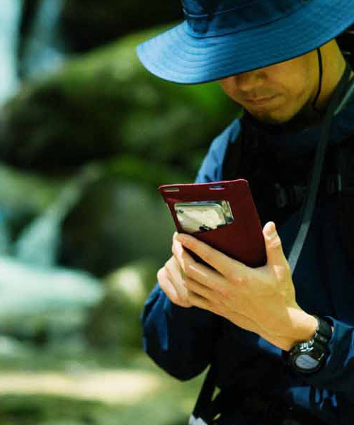 ROOT CO.（ルート）の「ROOT CO. スマホ 防水ケース 完全防水 IPX8 Water Proof Shell. /Smart Phone（スマホケース/カバー・メンズ・ブラック/ワイン/カーキ/ダークブラウン/ネイビー/ベージュ・FREE）」の22枚目の写真