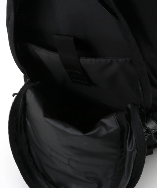 Columbia（コロンビア）の「ワンダーウェスト30L バックパック（バックパック/リュック・メンズ・カモフラージュ/ダークグレー/ブラック・ONE SIZE）」の12枚目の写真