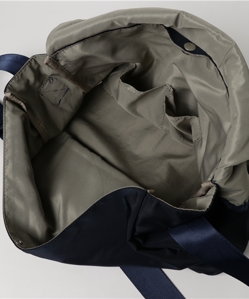 anello（アネロ）の「【anello】アネロ 高密度ナイロン風ショルダー L             （ショルダーバッグ・レディース・グレー/ブラック/オリーブ/レッド/ネイビー・ONE SIZE）」の15枚目の写真