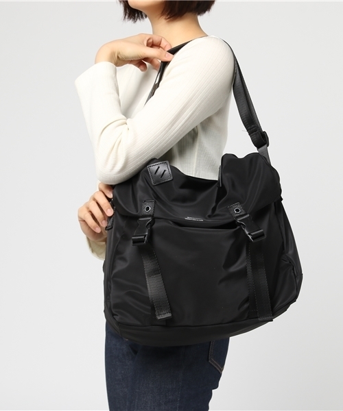 anello（アネロ）の「【anello】アネロ 高密度ナイロン風ショルダー L             （ショルダーバッグ・レディース・グレー/ブラック/オリーブ/レッド/ネイビー・ONE SIZE）」の9枚目の写真