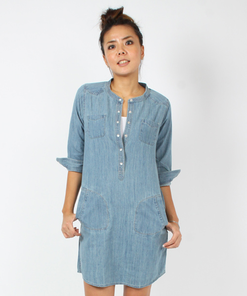 green label relaxing（グリーンレーベルリラクシング）の「*GC デニム ワンピース 8SL（ワンピース・レディース・ライトブルー/ネイビー・フリー）」の4枚目の写真