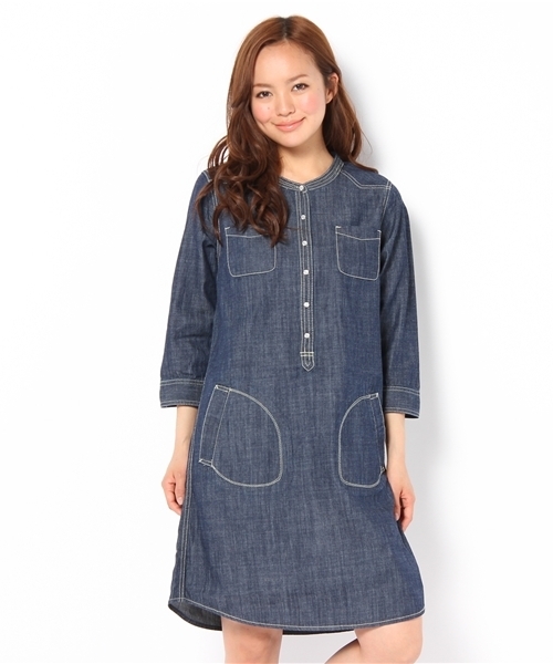 green label relaxing（グリーンレーベルリラクシング）の「*GC デニム ワンピース 8SL（ワンピース・レディース・ライトブルー/ネイビー・フリー）」の2枚目の写真