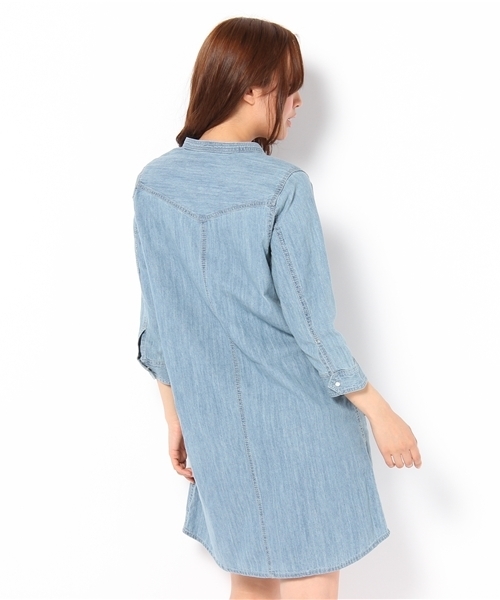 green label relaxing（グリーンレーベルリラクシング）の「*GC デニム ワンピース 8SL（ワンピース・レディース・ライトブルー/ネイビー・フリー）」の6枚目の写真