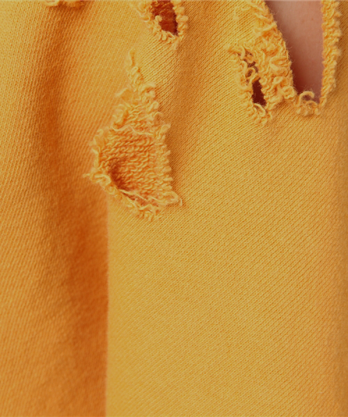 PUNYUS（プニュズ）の「クラッシュスウェット（スウェット・レディース・ホワイト/ブラック/レッド/ピンク/イエロー・4/3）」の9枚目の写真