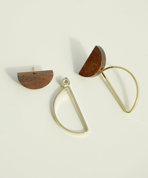 petitcro（プティクロ）の「【paris】セミサークル2wayピアス（ピアス（両耳用）・レディース・ナチュラル/ブラウン・ONE SIZE）」の2枚目の写真