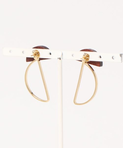 petitcro（プティクロ）の「【paris】セミサークル2wayピアス（ピアス（両耳用）・レディース・ナチュラル/ブラウン・ONE SIZE）」の4枚目の写真