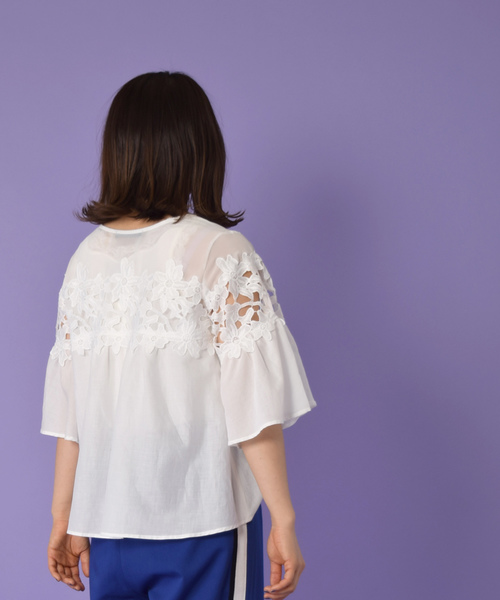 w closet（ダブルクローゼット）の「異素材レース付きシフォンブラウス（シャツ/ブラウス・レディース・オフホワイト/ブラック/オレンジ・FREE）」の12枚目の写真