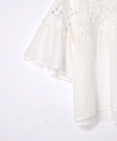 w closet（ダブルクローゼット）の「異素材レース付きシフォンブラウス（シャツ/ブラウス・レディース・オフホワイト/ブラック/オレンジ・FREE）」の7枚目の写真