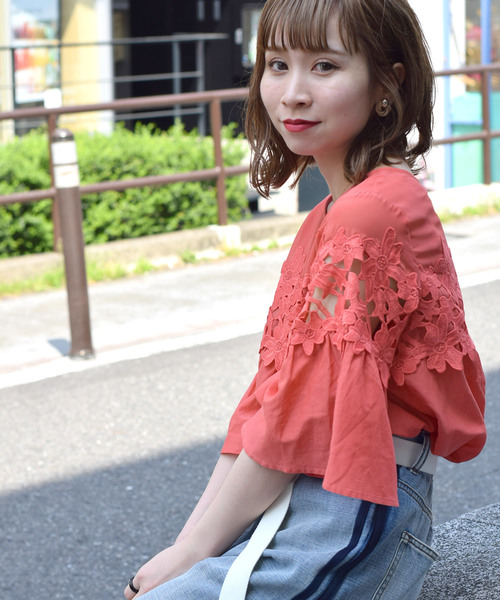 w closet（ダブルクローゼット）の「異素材レース付きシフォンブラウス（シャツ/ブラウス・レディース・オフホワイト/ブラック/オレンジ・FREE）」の21枚目の写真