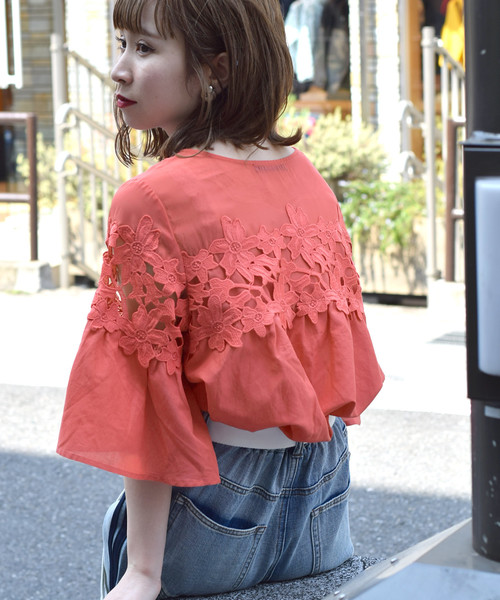 w closet（ダブルクローゼット）の「異素材レース付きシフォンブラウス（シャツ/ブラウス・レディース・オフホワイト/ブラック/オレンジ・FREE）」の20枚目の写真