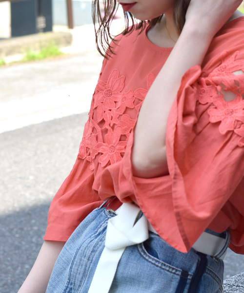 w closet（ダブルクローゼット）の「異素材レース付きシフォンブラウス（シャツ/ブラウス・レディース・オフホワイト/ブラック/オレンジ・FREE）」の19枚目の写真