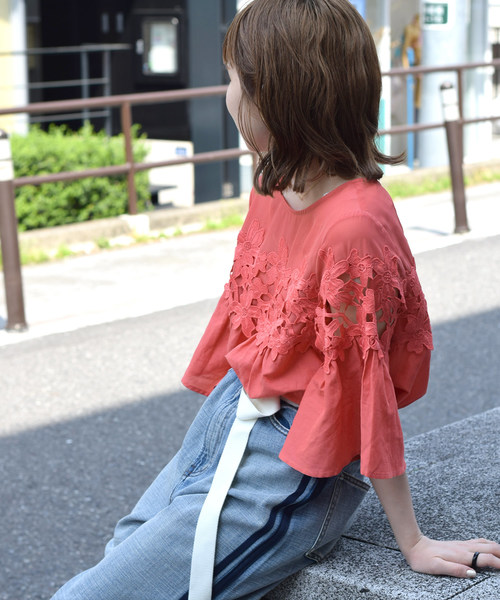 w closet（ダブルクローゼット）の「異素材レース付きシフォンブラウス（シャツ/ブラウス・レディース・オフホワイト/ブラック/オレンジ・FREE）」の18枚目の写真