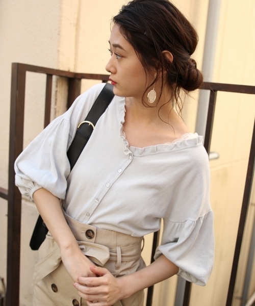 PAGEBOY(ページボーイ)の「2WAYフリルカーディガン(カーディガン/ボレロ・レディース・ライトグレー/ブラック/オフホワイト・FREE)」の3枚目の写真