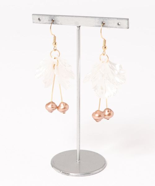 apres jour（アプレジュール）の「【apres jour×ARIAZ】さくらんぼシェル風ピアス（ピアス（両耳用）・レディース・ゴールド・FREE）」の3枚目の写真