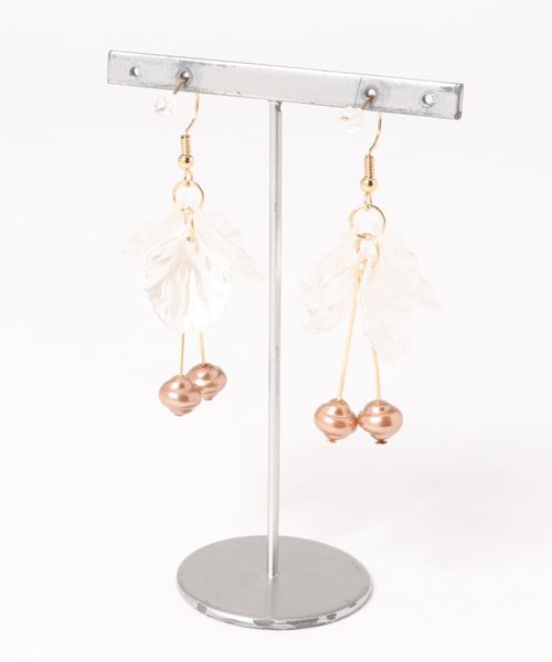 apres jour（アプレジュール）の「【apres jour×ARIAZ】さくらんぼシェル風ピアス（ピアス（両耳用）・レディース・ゴールド・FREE）」の4枚目の写真