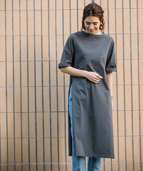 Audrey And John Wad オードリーアンドジョンワッド の サイドスリットtシャツワンピース ワンピース Wear