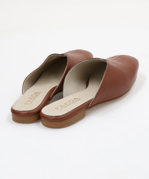 BEAUTY&YOUTH UNITED ARROWS(ビューティーアンドユースユナイテッドアローズ)の「<FAEDA>Vカットスライダーミュール о(サンダル・レディース・オフホワイト/ブラウン/ブラック・38/39/36/37)」の6枚目の写真