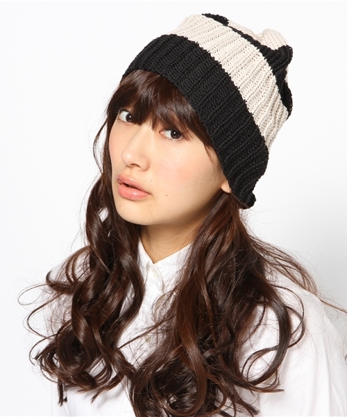 BEAMS BOY(ビームスボーイ)の「BEAMS BOY / コンビカラー キャップ(ニットキャップ/ビーニー・レディース・ブラック/ネイビー・ONE SIZE)」の4枚目の写真