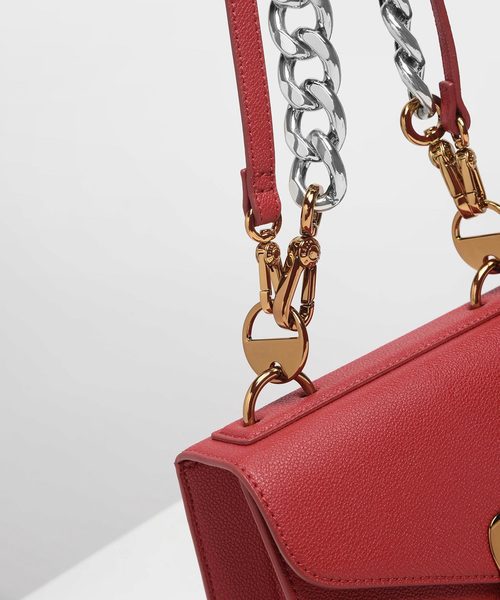 CHARLES & KEITH（チャールズ & キース）の「メタルディテール フロントフラップバッグ / Metal Detail Front Flap Bag（ショルダーバッグ・レディース・ブラック/レッド/ピンク/イエロー/マルチ・S）」の13枚目の写真