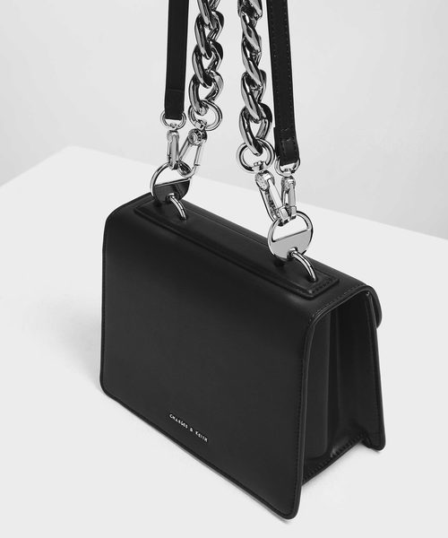 CHARLES & KEITH（チャールズ & キース）の「メタルディテール フロントフラップバッグ / Metal Detail Front Flap Bag（ショルダーバッグ・レディース・ブラック/レッド/ピンク/イエロー/マルチ・S）」の22枚目の写真