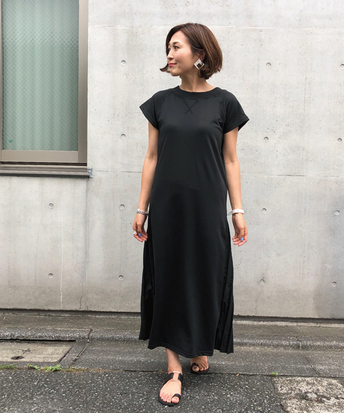 meJane（ミージェーン）の「ミニ裏毛/バックプリーツ半袖ワンピース（ワンピース・レディース・ブラック/モカ・フリー）」の5枚目の写真