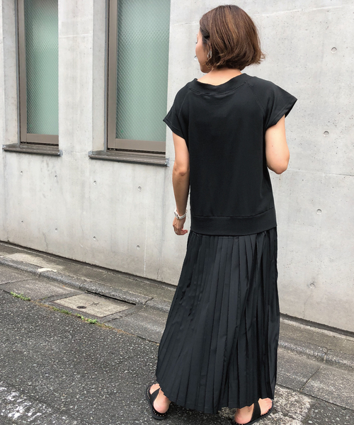 meJane（ミージェーン）の「ミニ裏毛/バックプリーツ半袖ワンピース（ワンピース・レディース・ブラック/モカ・フリー）」の9枚目の写真