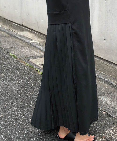 meJane（ミージェーン）の「ミニ裏毛/バックプリーツ半袖ワンピース（ワンピース・レディース・ブラック/モカ・フリー）」の11枚目の写真