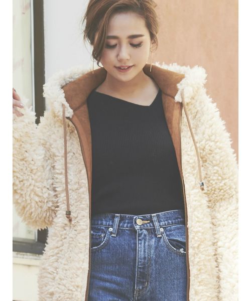 RESEXXY（リゼクシー）の「【WEB限定】アシメデコルテニットトップス（ニット/セーター・レディース・ブラック/ブラウン/カーキ・FREE）」の2枚目の写真