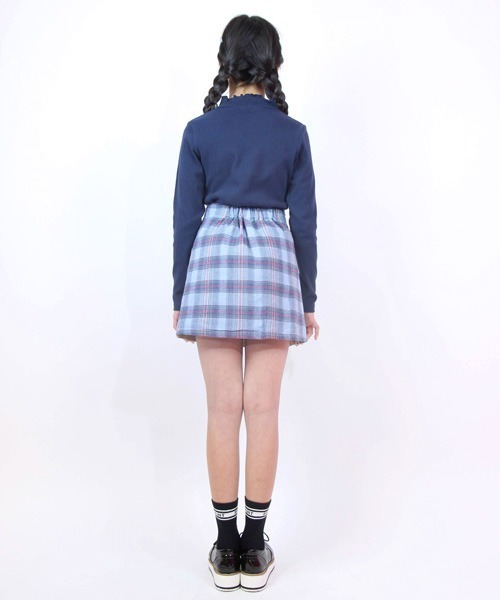 PINKHUNT(ピンクハント)の「PINKHUNT リバーシブルスカート 3501K(スカート・キッズ・ベージュ/パープル/ネイビー・120cm/130cm/140cm/150cm/160cm)」の5枚目の写真