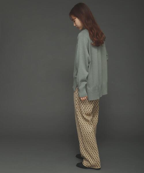 SENSE OF PLACE by URBAN RESEARCH（センスオブプレイスバイアーバンリサーチ）の「ストレッチハイネックルーズセーター（ニット/セーター・レディース・アイボリー/ライトベージュ/ライトカーキ/ブラック/オレンジ/グリーン/パープル・FREE）」の14枚目の写真