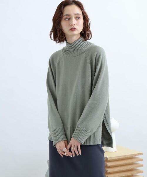 SENSE OF PLACE by URBAN RESEARCH（センスオブプレイスバイアーバンリサーチ）の「ストレッチハイネックルーズセーター（ニット/セーター・レディース・アイボリー/ライトベージュ/ライトカーキ/ブラック/オレンジ/グリーン/パープル・FREE）」の18枚目の写真