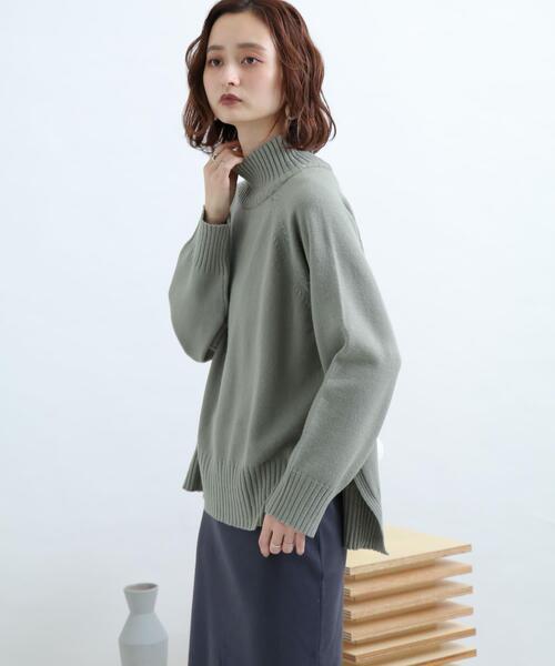 SENSE OF PLACE by URBAN RESEARCH（センスオブプレイスバイアーバンリサーチ）の「ストレッチハイネックルーズセーター（ニット/セーター・レディース・アイボリー/ライトベージュ/ライトカーキ/ブラック/オレンジ/グリーン/パープル・FREE）」の19枚目の写真