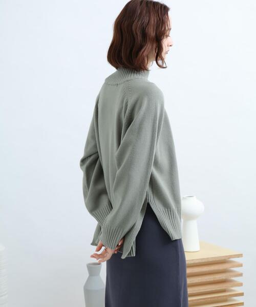 SENSE OF PLACE by URBAN RESEARCH（センスオブプレイスバイアーバンリサーチ）の「ストレッチハイネックルーズセーター（ニット/セーター・レディース・アイボリー/ライトベージュ/ライトカーキ/ブラック/オレンジ/グリーン/パープル・FREE）」の20枚目の写真