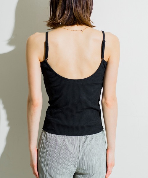 prose verse(プロズヴェール)の「《WEB限定》バックオープンカップ付きキャミソール(キャミソール・レディース・ブラック/オフホワイト/モカ・フリ-)」の5枚目の写真