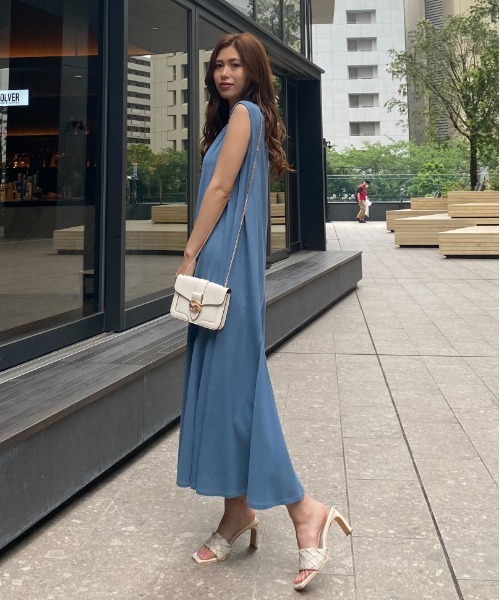 AZUL ENCANTO（アズールエンカント）の「UVネック 2WAY ワンピース（ワンピース・レディース・ブラック/ダークブラウン/ブルー/グリーン系その他・FREE）」の4枚目の写真