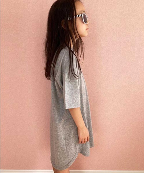 THE CASUAL(カジュアル)の「ビッグシルエット無地ワンピース ロング丈Tシャツ キッズ(ワンピース・キッズ・ミント/ラベンダー/ブラック/杢グレー/ネイビー/チャコール/ベージュ/モカ/カーキ/オフホワイト・160cm/140cm/130cm/120cm/150cm/110cm)」の13枚目の写真
