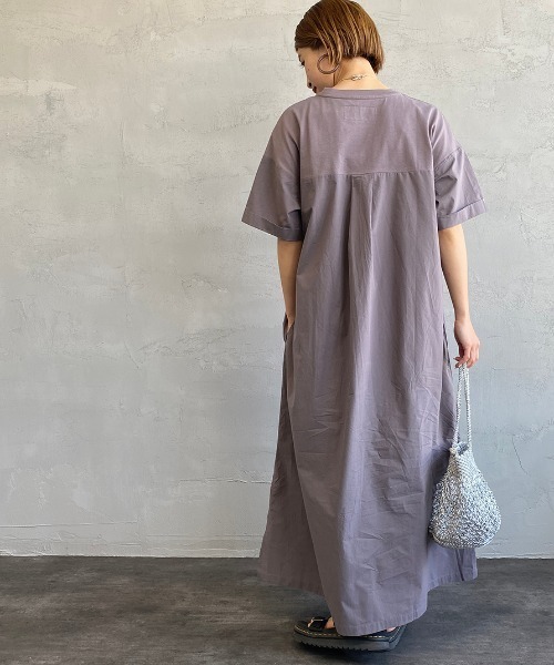 UNIVERSAL OVERALL（ユニバーサルオーバーオール）の「[UNIVERSAL OVERALL/ユニバーサルオーバーオール] 別注 マキシ丈素材切り替えワンピース（ワンピース・レディース・ブラック/ライトカーキ/チャコール・F）」の5枚目の写真