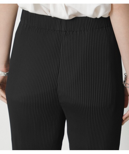 crie conforto（クリーコンフォルト）の「スリムプリーツパンツ（スラックス・レディース・ライトグレー/ブラック・SMALL/MEDIUM/LARGE）」の9枚目の写真