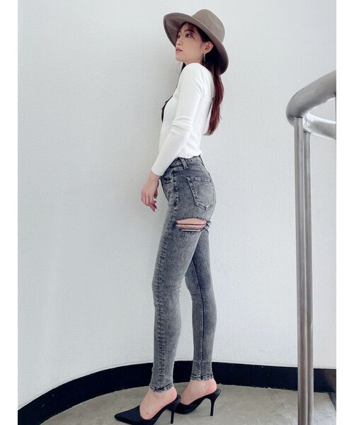 GYDA（ジェイダ）の「ミドルウエスト BACK RIPPEDケミカルスキニーデニムパンツ（デニムパンツ・レディース・ライトブルー/ブラック・SMALL/MEDIUM/X-SMALL）」の12枚目の写真