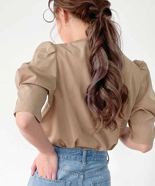 パフスリーブボリュームブラウス