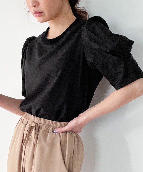 JUNOAH(ジュノア)の「パフスリーブボリュームブラウス(Tシャツ/カットソー・レディース・チャコール/ネイビー/ベージュ/グレー/カーキ/ピンク/ブルー/アイボリー/ブラック/ホワイト・MEDIUM/LARGE/X-LARGE)」の20枚目の写真