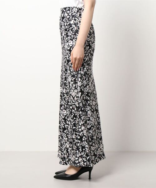 emmi（エミ）の「【emmi atelier】フラワープリントナロースカート（スカート・レディース・ブラック/レッド・0/1）」の13枚目の写真