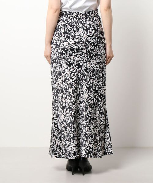 emmi（エミ）の「【emmi atelier】フラワープリントナロースカート（スカート・レディース・ブラック/レッド・0/1）」の17枚目の写真