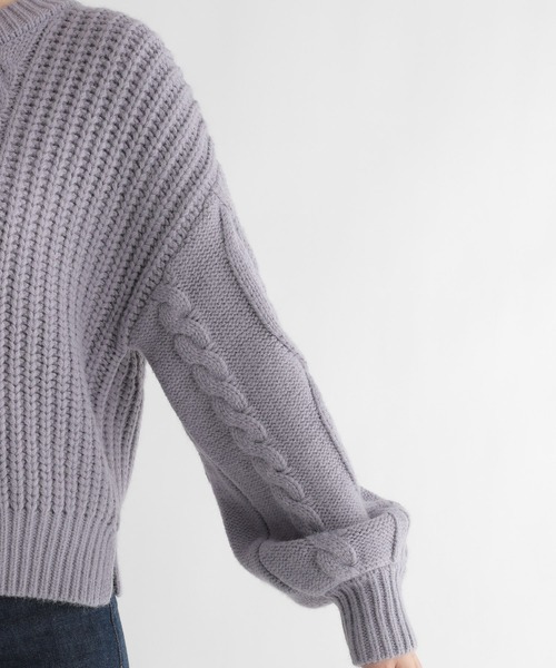 Andemiu（アンデミュウ）の「ショートケーブルニット227895（ニット/セーター・レディース・オフホワイト/ブルー/ボルドー・FREE）」の5枚目の写真