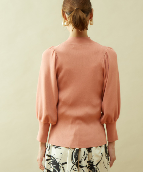 Tiara（ティアラ）の「袖ギャザーハイネックニット（ニット/セーター・レディース・ピンク/ブラック/ベージュ/グリーン・FREE）」の5枚目の写真