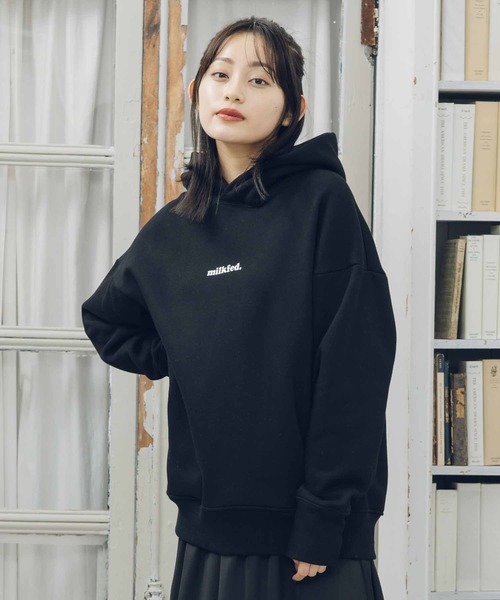 MILKFED.(ミルクフェド)の「COPPER LOGO PATCH SWEAT HOODIE(パーカー・レディース・ブラック/ブラウン/レッド/グリーン/アッシュ・ONE SIZE)」の15枚目の写真