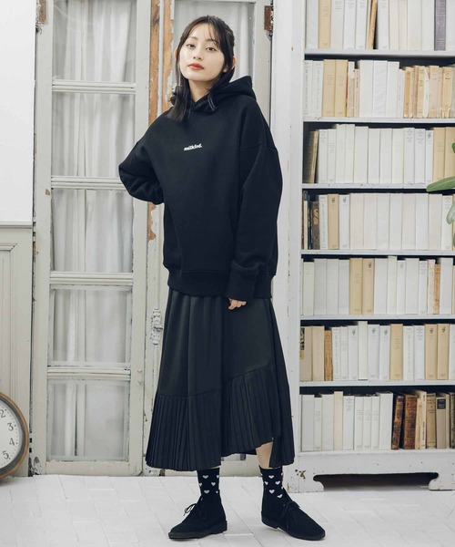MILKFED.(ミルクフェド)の「COPPER LOGO PATCH SWEAT HOODIE(パーカー・レディース・ブラック/ブラウン/レッド/グリーン/アッシュ・ONE SIZE)」の21枚目の写真