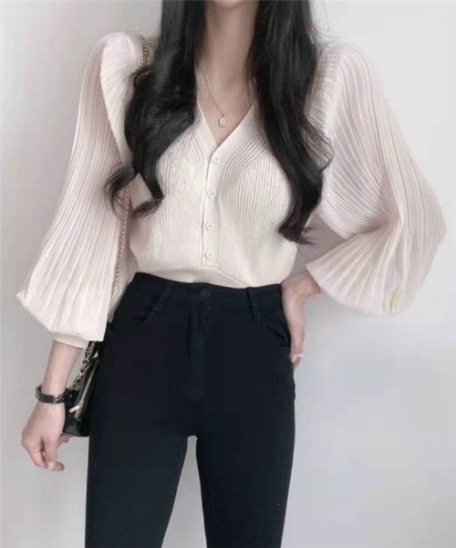 MAISON DE THERESE（メゾン ド テレーズ）の「ボリューム袖　ニットトップス（ニット/セーター・レディース・ホワイト/ブラック・FREE）」の5枚目の写真